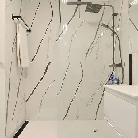 Le Fleuri - 1 Ch - Centre - By Winsome Destination Apartamento
