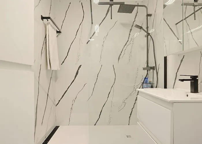 Le Fleuri - 1 Ch - Centre - By Winsome Destination Lägenhet